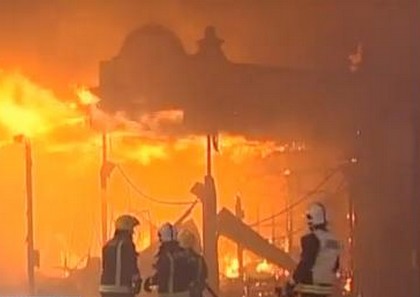 Caos Londra: spaventoso incendio a Croyton