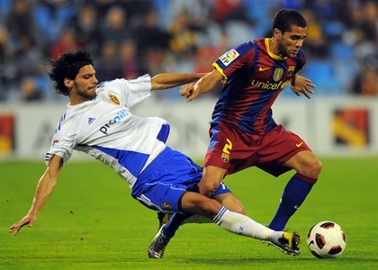 Barcellona: Dani Alves rinnova fino al 2015