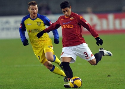 Roma: Cicinho al Villarreal, è ufficiale