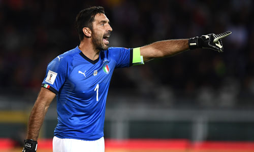 Italia, Buffon sfida la storia: 