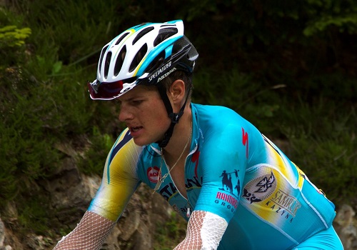 Giro di Lombardia: vince Fuglsang, grande spavento per Evenepoel