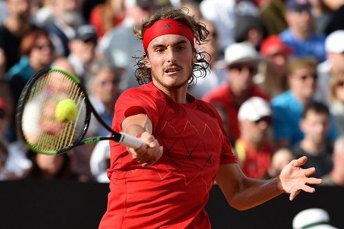 Australian Open, Tsitsipas non si ferma: battuto Bautista Agut, è in semifinale